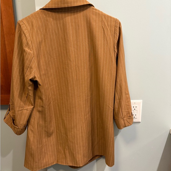 Brown striped blazer - Picture 2 of 3